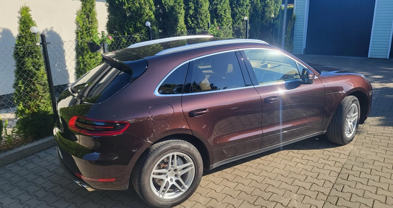 Porsche Macan cena 159500 przebieg: 139500, rok produkcji 2015 z Sochaczew małe 121